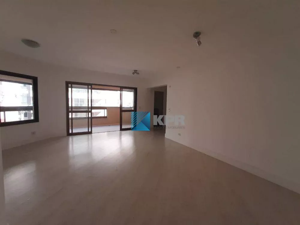 Apartamento à venda com 4 quartos, 220m² - Foto 8