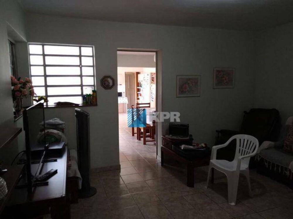 Casa à venda com 6 quartos, 250m² - Foto 8