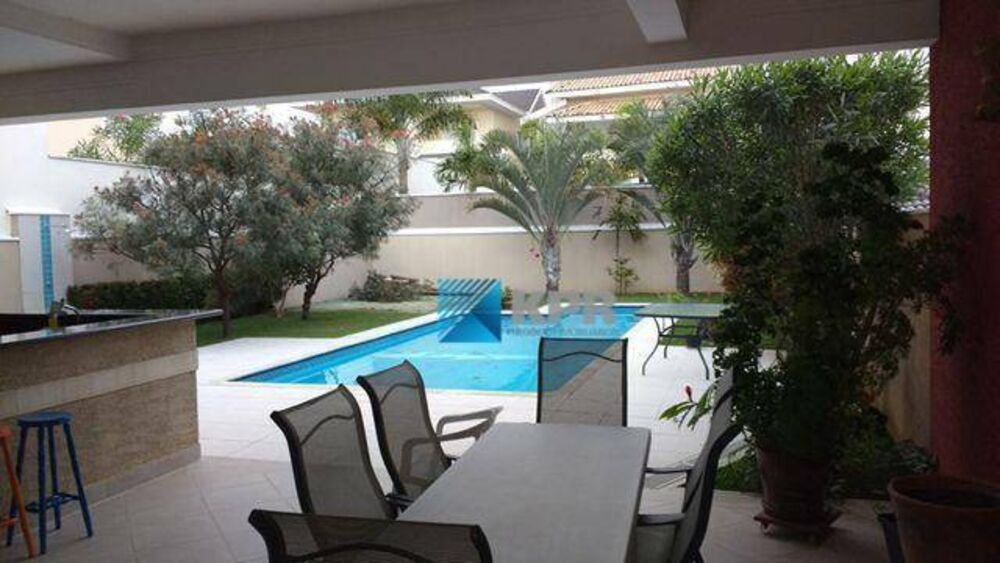 Casa de Condomínio à venda com 4 quartos, 380m² - Foto 1