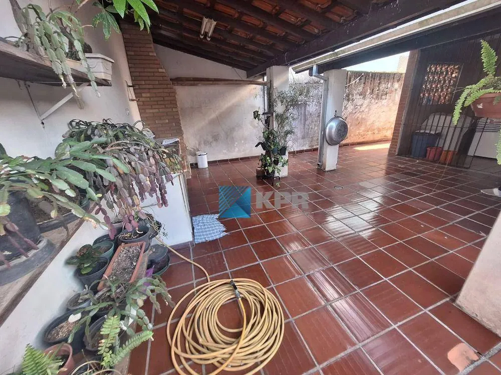 Casa, 3 quartos, 201 m² - Foto 1