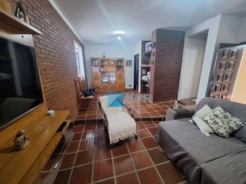 Casa, 3 quartos, 201 m² - Foto 2