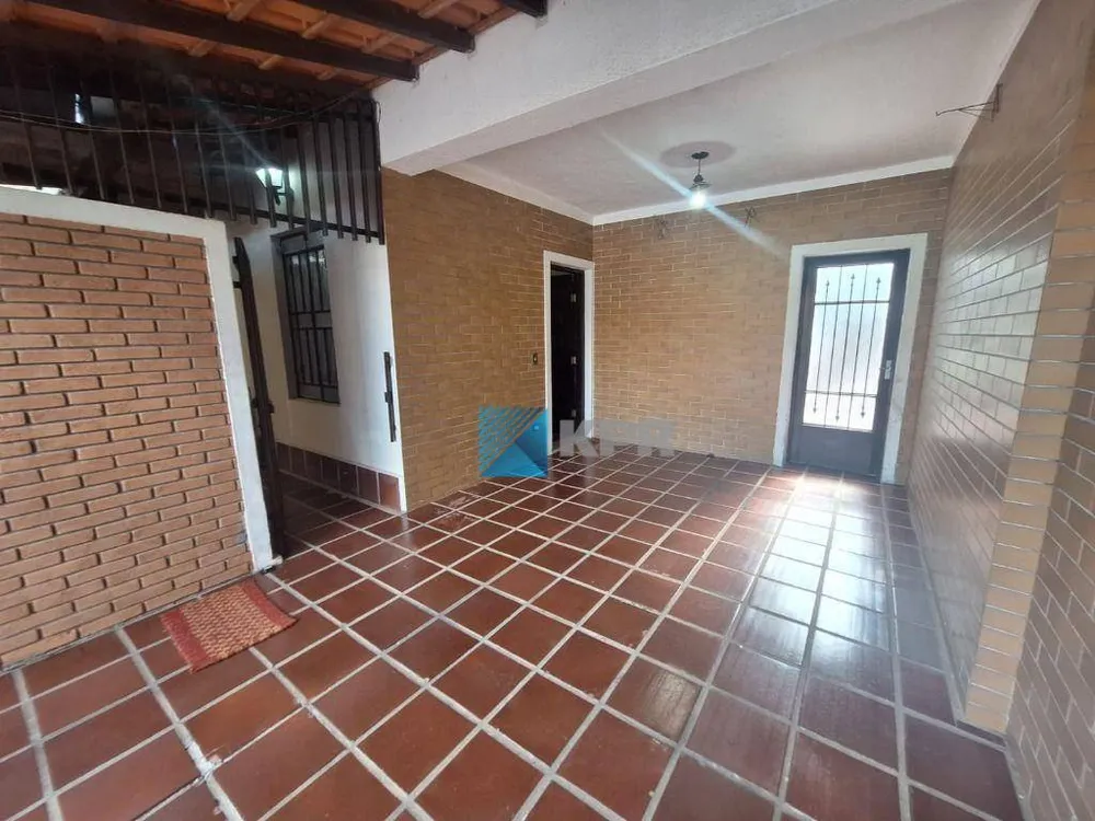 Casa, 3 quartos, 201 m² - Foto 3