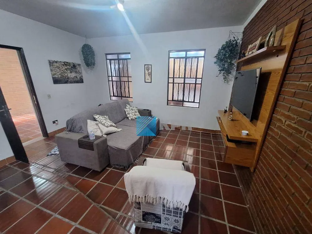 Casa, 3 quartos, 201 m² - Foto 1