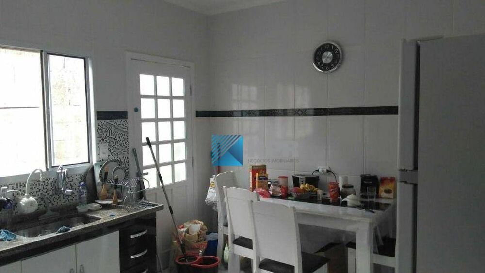 Casa à venda com 2 quartos, 60m² - Foto 8