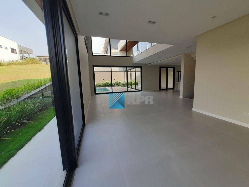 Casa de Condomínio à venda com 4 quartos, 440m² - Foto 1