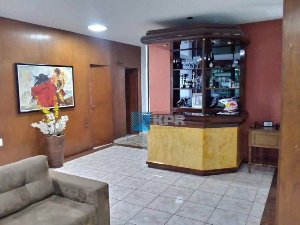 Casa à venda com 3 quartos, 450m² - Foto 1