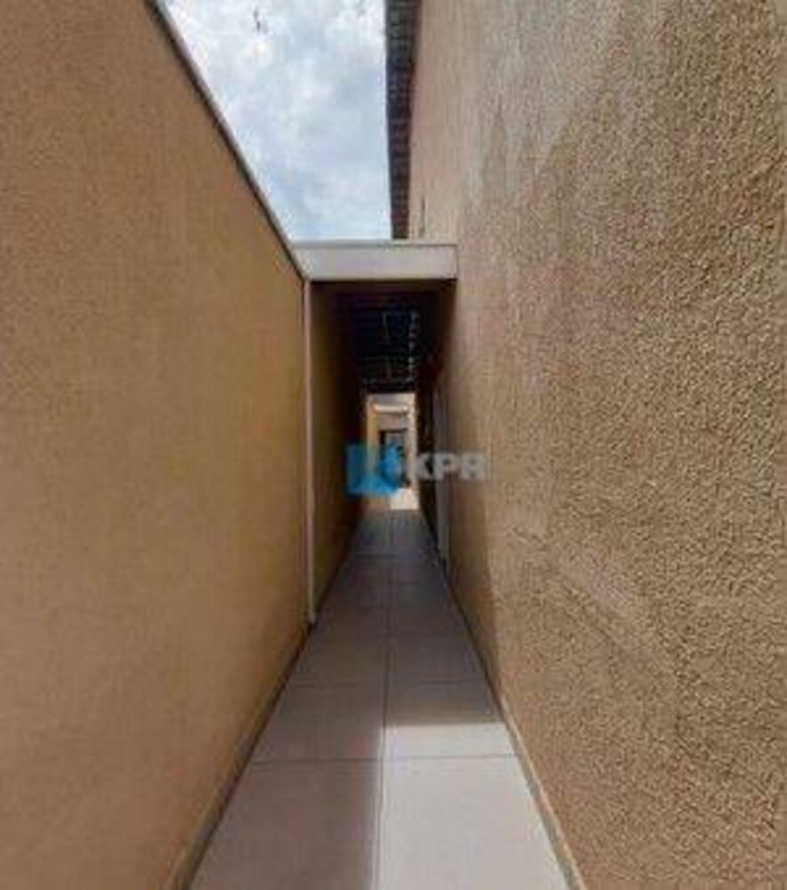 Casa à venda com 4 quartos, 188m² - Foto 4