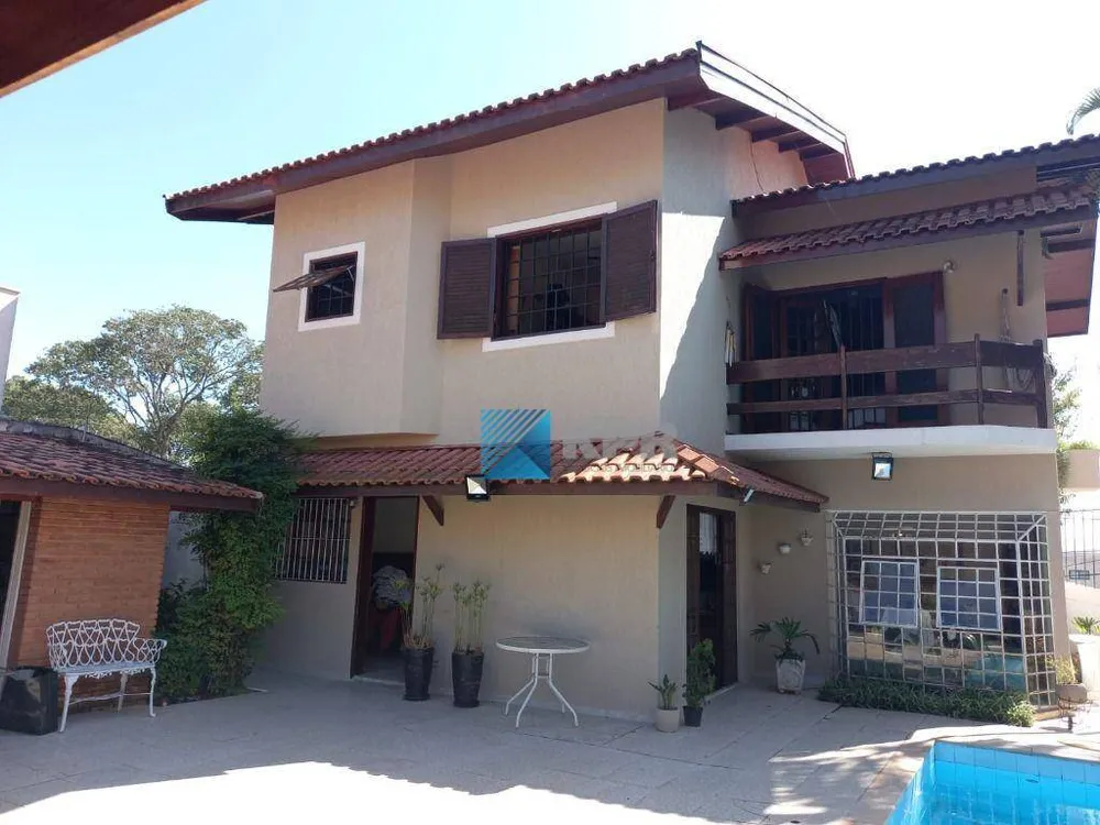 Casa, 4 quartos, 378 m² - Foto 1