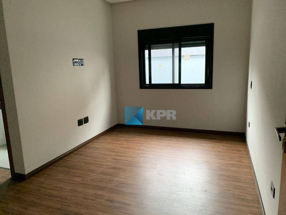 Casa de Condomínio à venda com 4 quartos, 235m² - Foto 4