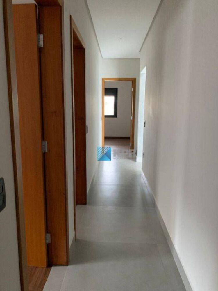 Casa de Condomínio à venda com 4 quartos, 235m² - Foto 1