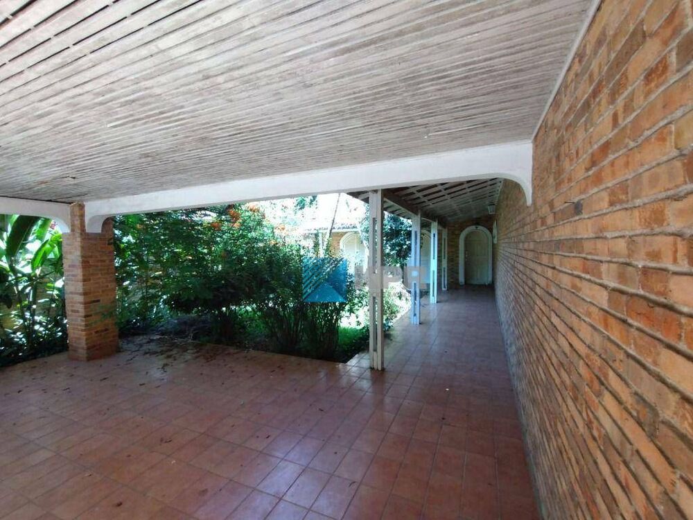 Casa à venda com 3 quartos, 393m² - Foto 2