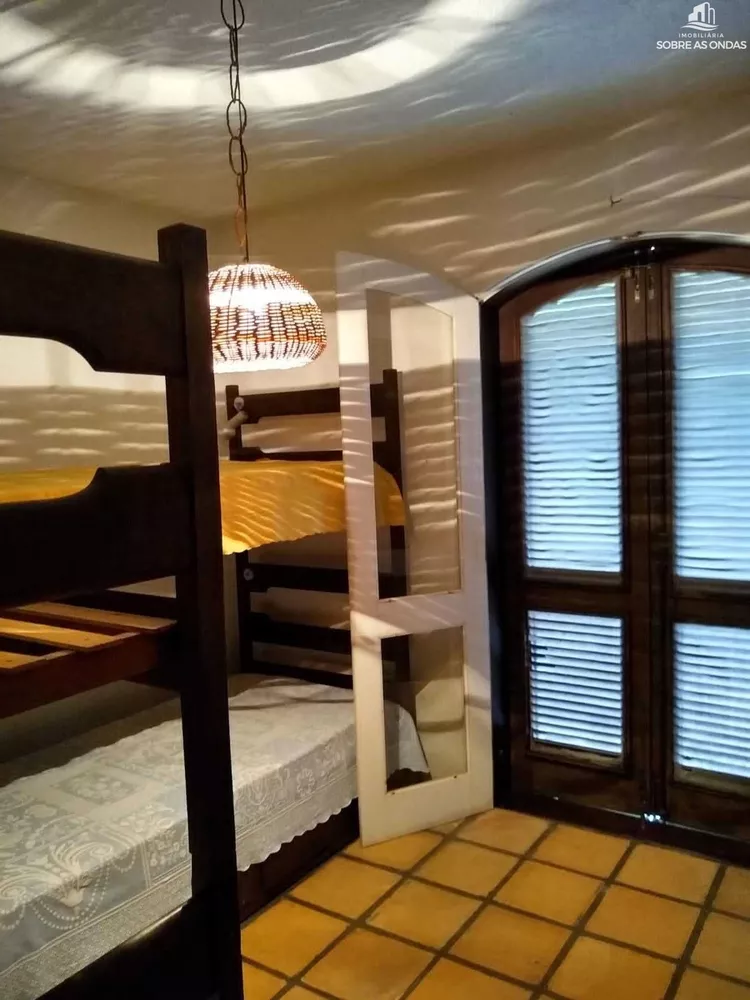 Casa, 3 quartos, 202 m² - Foto 1