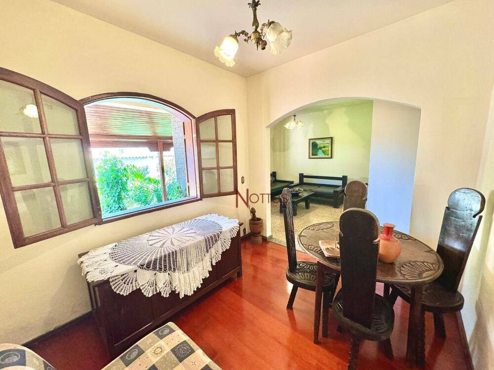 Casa à venda com 3 quartos, 300m² - Foto 8