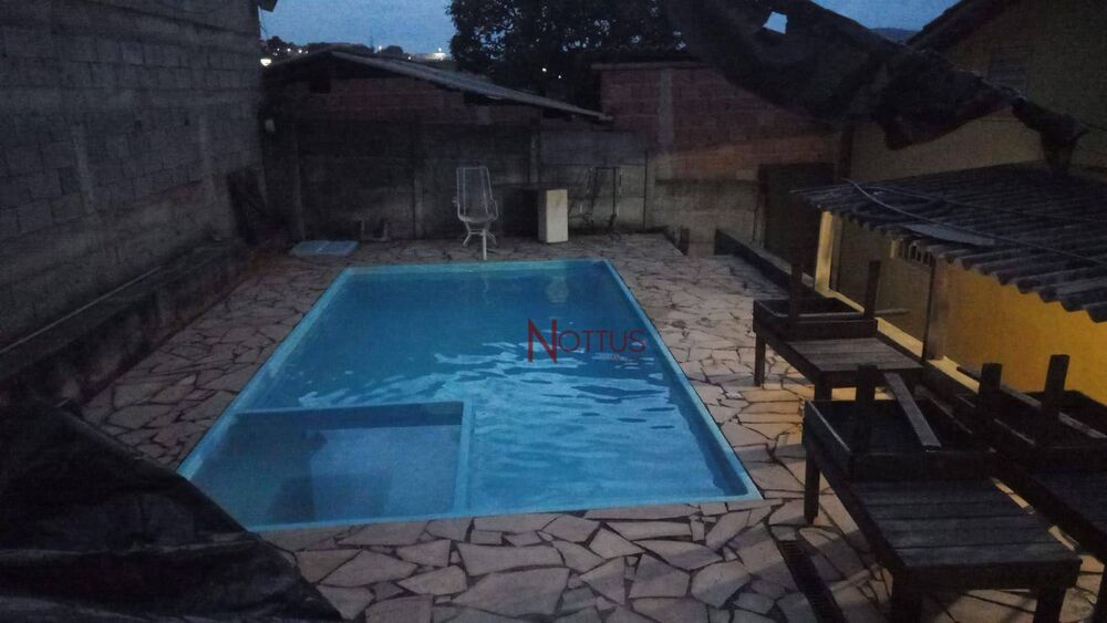 Casa à venda com 3 quartos, 80m² - Foto 2