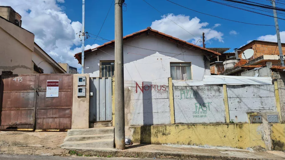 Casa à venda com 2 quartos, 300m² - Foto 1