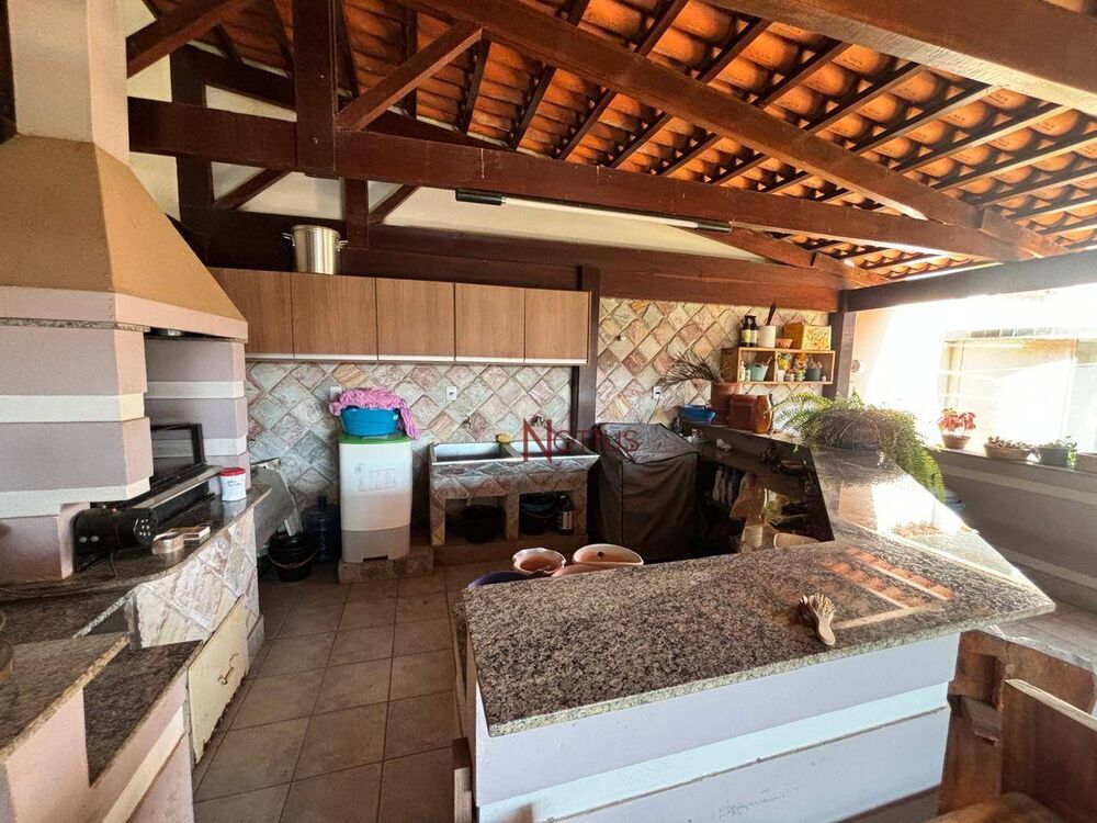 Casa à venda com 4 quartos, 358m² - Foto 6