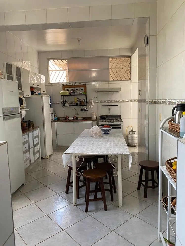 Casa, 5 quartos, 251 m² - Foto 1