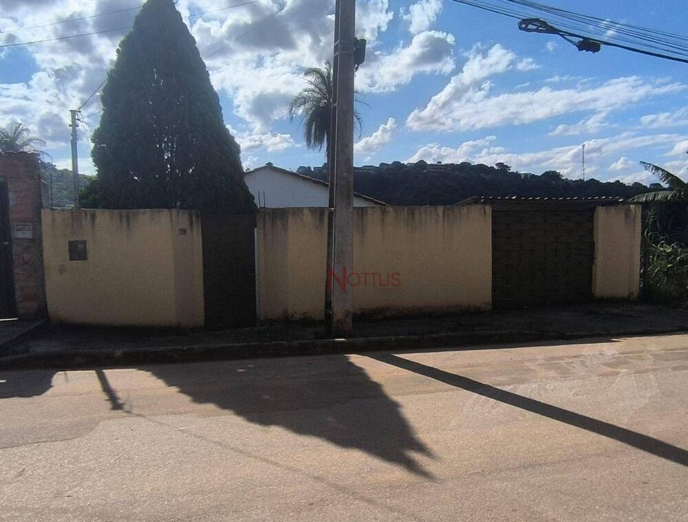 Casa à venda com 3 quartos, 120m² - Foto 1