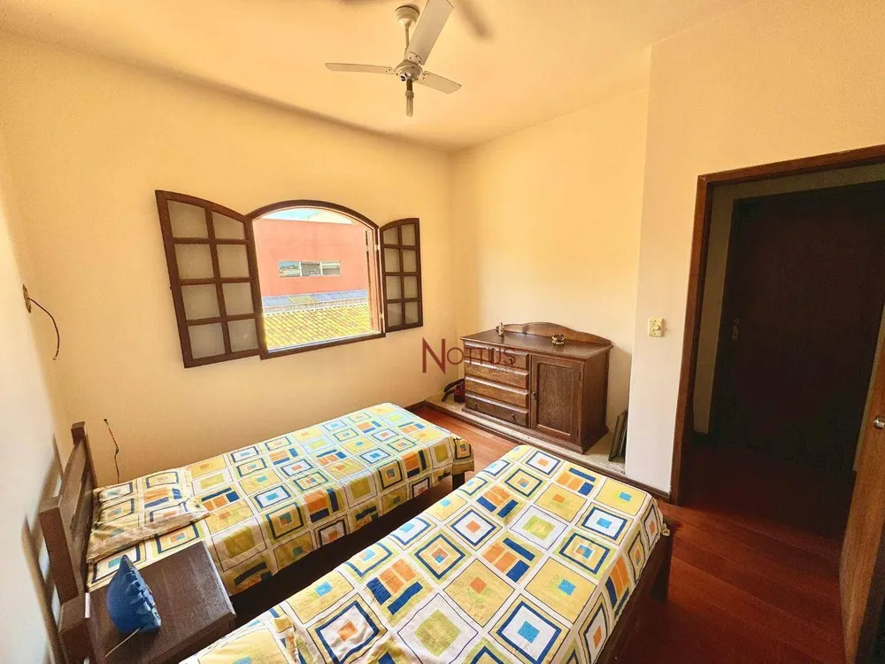 Casa, 3 quartos, 300 m² - Foto 2