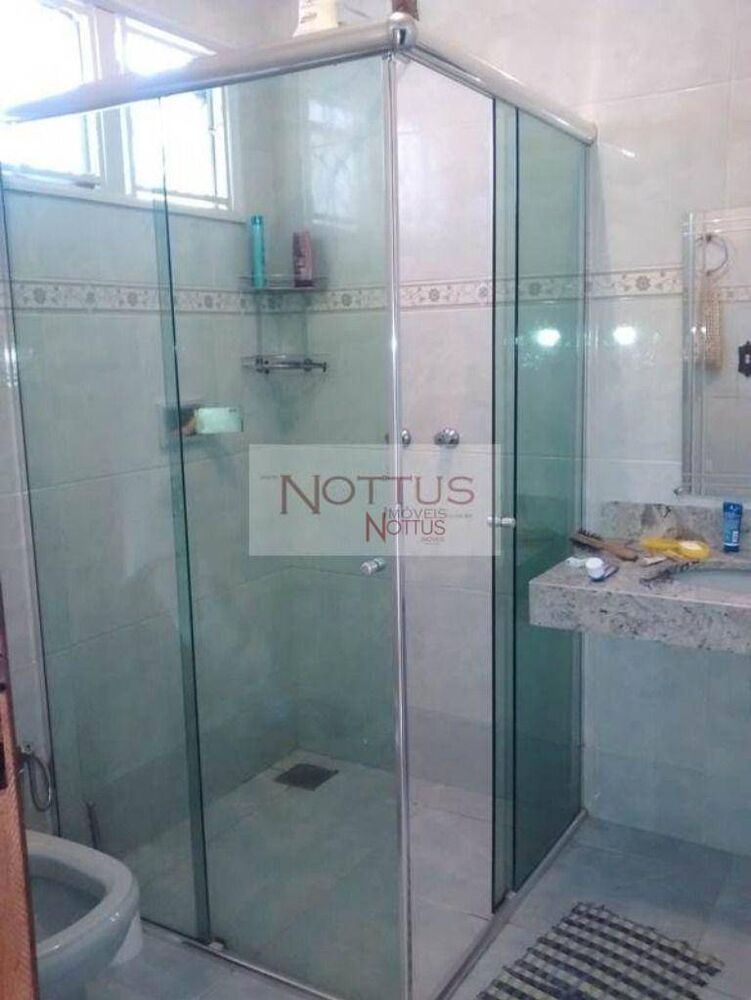 Casa à venda com 3 quartos, 450m² - Foto 2