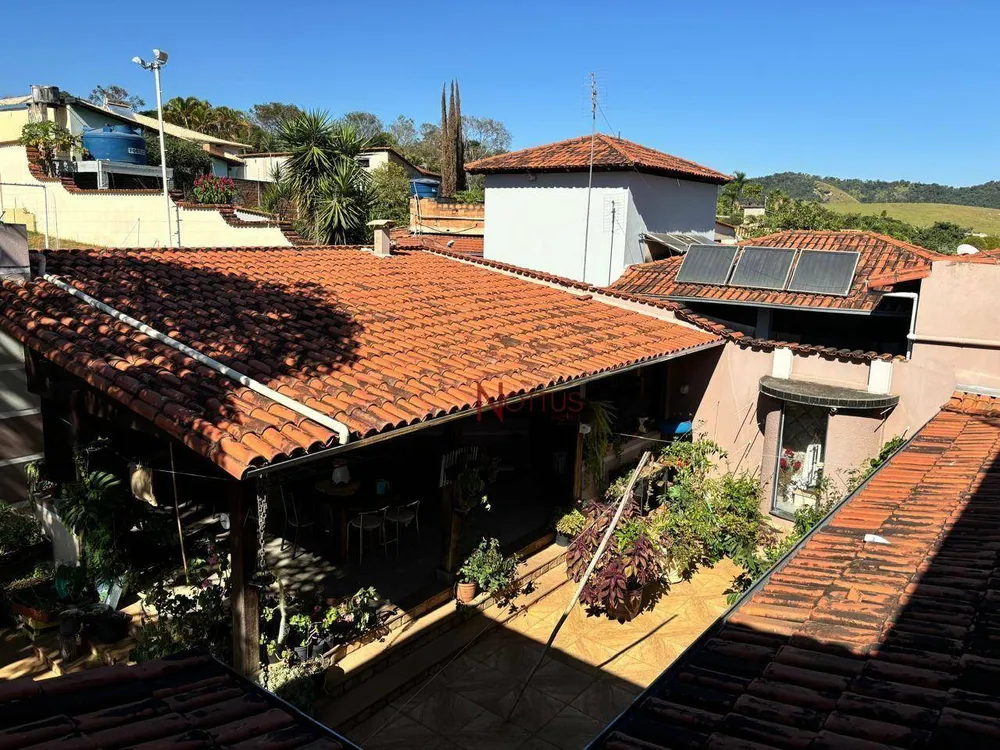 Casa, 4 quartos, 358 m² - Foto 1