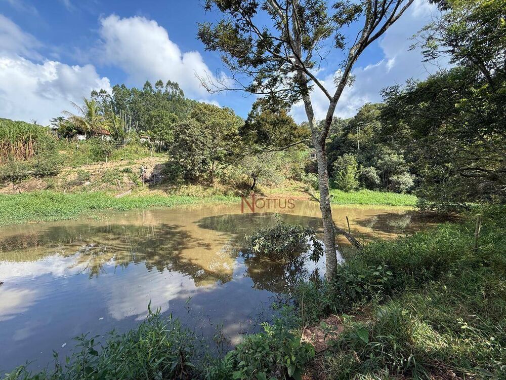 Sítio à venda com 3 quartos, 200m² - Foto 1