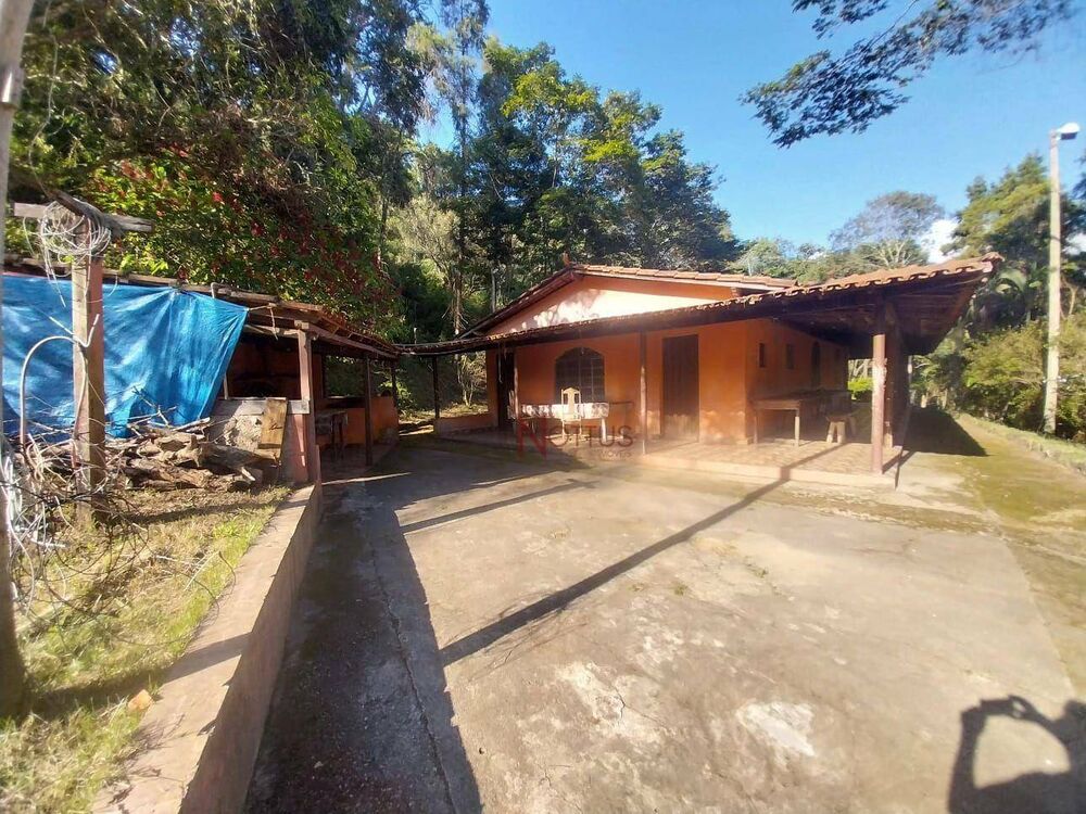 Sítio à venda com 3 quartos, 200m² - Foto 2