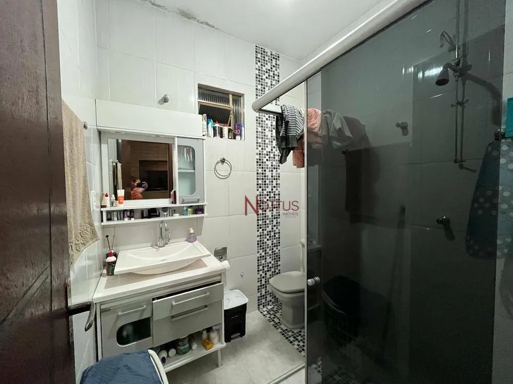 Casa, 3 quartos, 278 m² - Foto 1