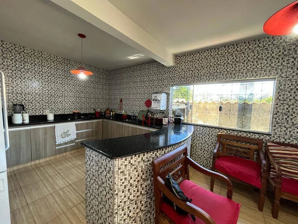 Casa, 3 quartos, 278 m² - Foto 2