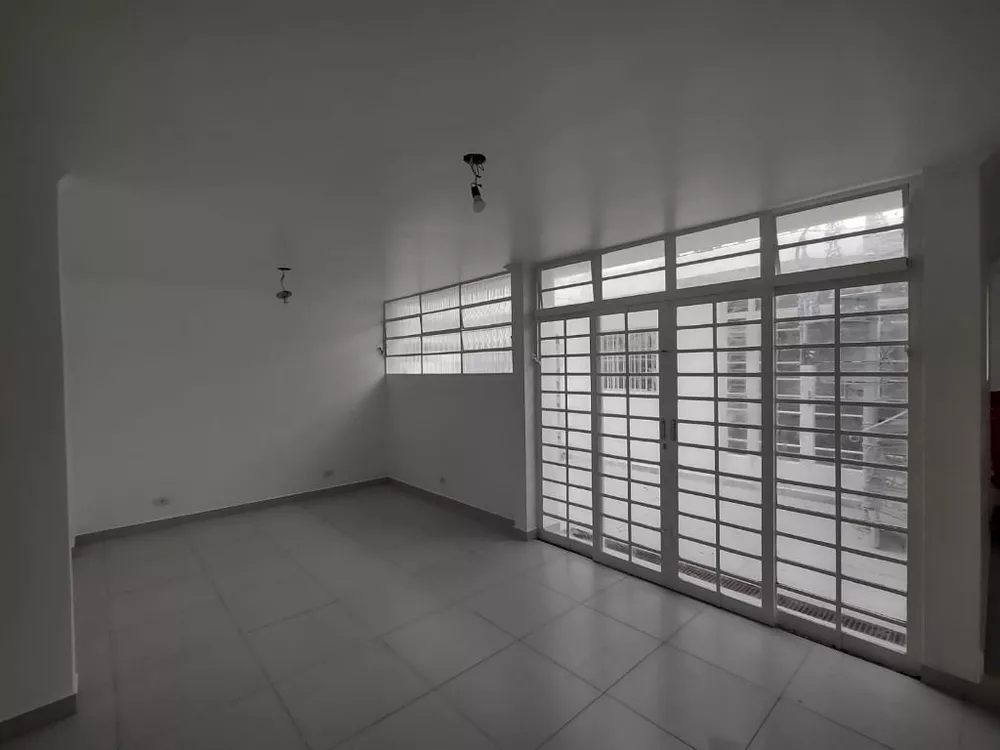 Sobrado para alugar com 3 quartos, 200m² - Foto 2