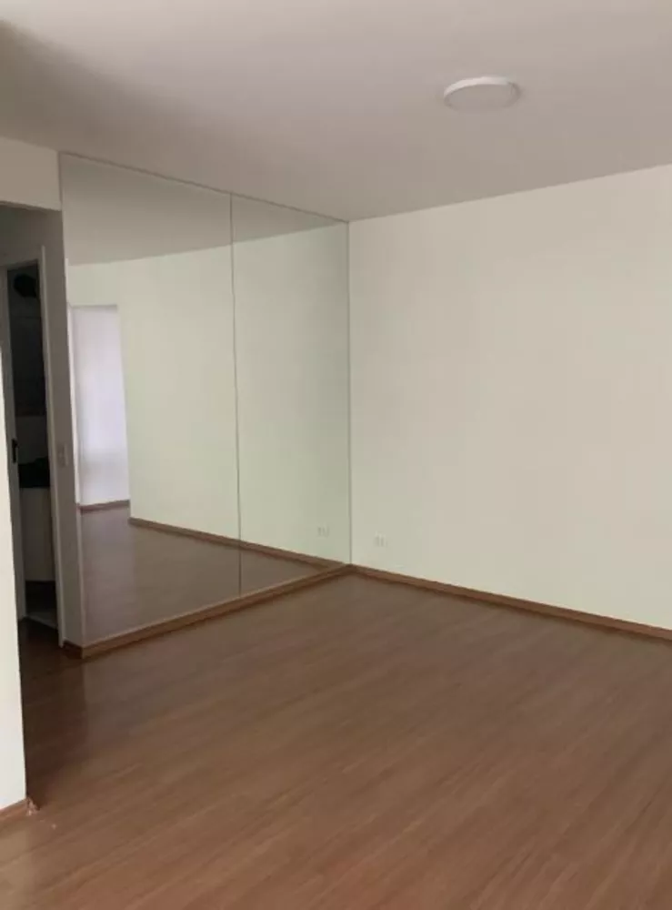 Apartamento para alugar com 3 quartos, 75m² - Foto 1