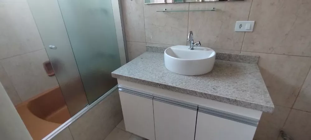 Apartamento para alugar com 3 quartos, 90m² - Foto 1