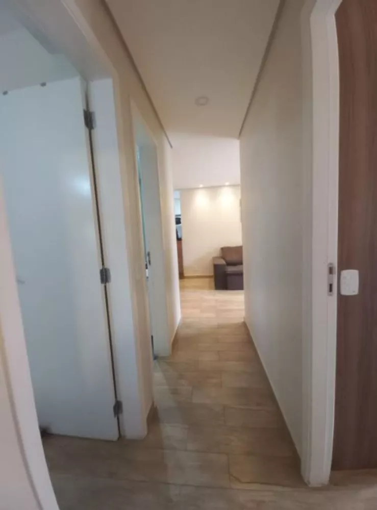 Apartamento à venda com 3 quartos, 81m² - Foto 2