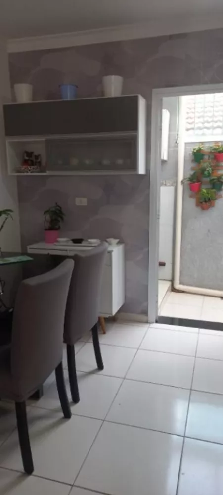 Casa à venda com 2 quartos, 80m² - Foto 4