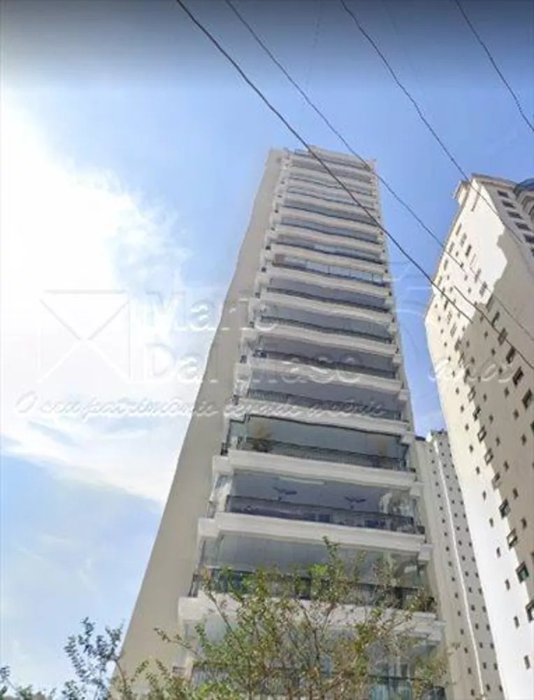 Apartamento para alugar com 4 quartos, 217m² - Foto 1