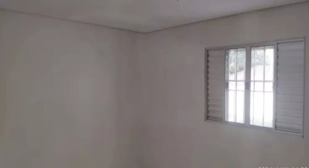 Casa para alugar com 2 quartos, 300m² - Foto 4