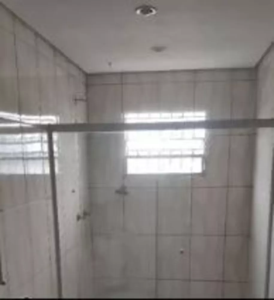 Casa para alugar com 2 quartos, 300m² - Foto 3