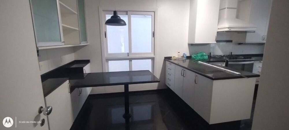 Casa de Condomínio para alugar com 3 quartos, 260m² - Foto 13