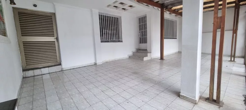 Casa para alugar com 3 quartos, 200m² - Foto 1