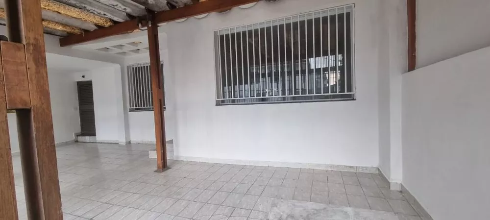 Casa para alugar com 3 quartos, 200m² - Foto 3