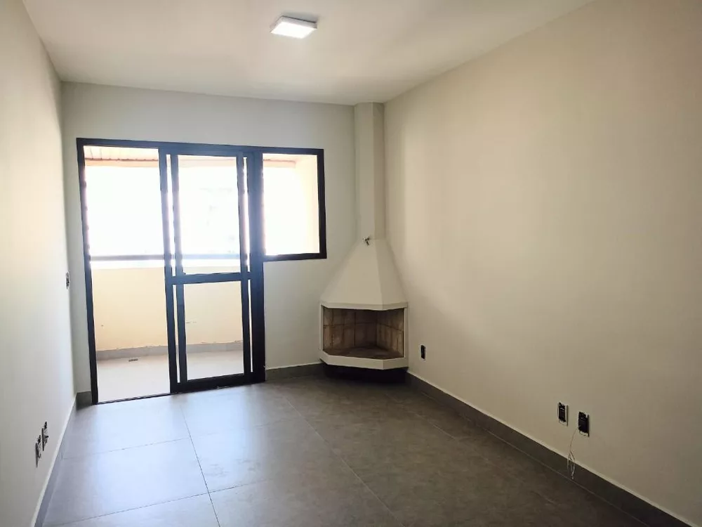 Apartamento à venda com 3 quartos, 89m² - Foto 2