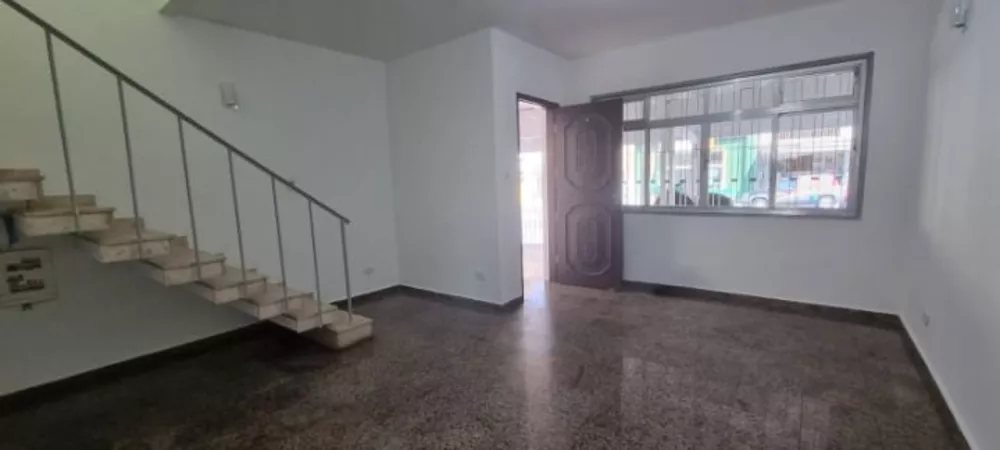 Sobrado para alugar com 3 quartos, 180m² - Foto 1