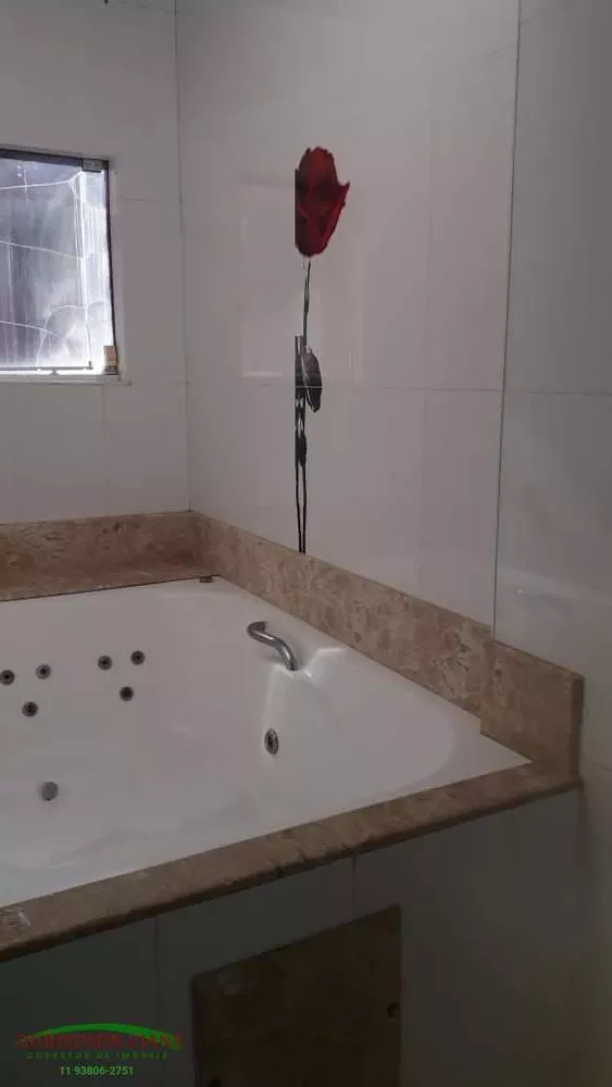 Sobrado à venda com 4 quartos, 259m² - Foto 1