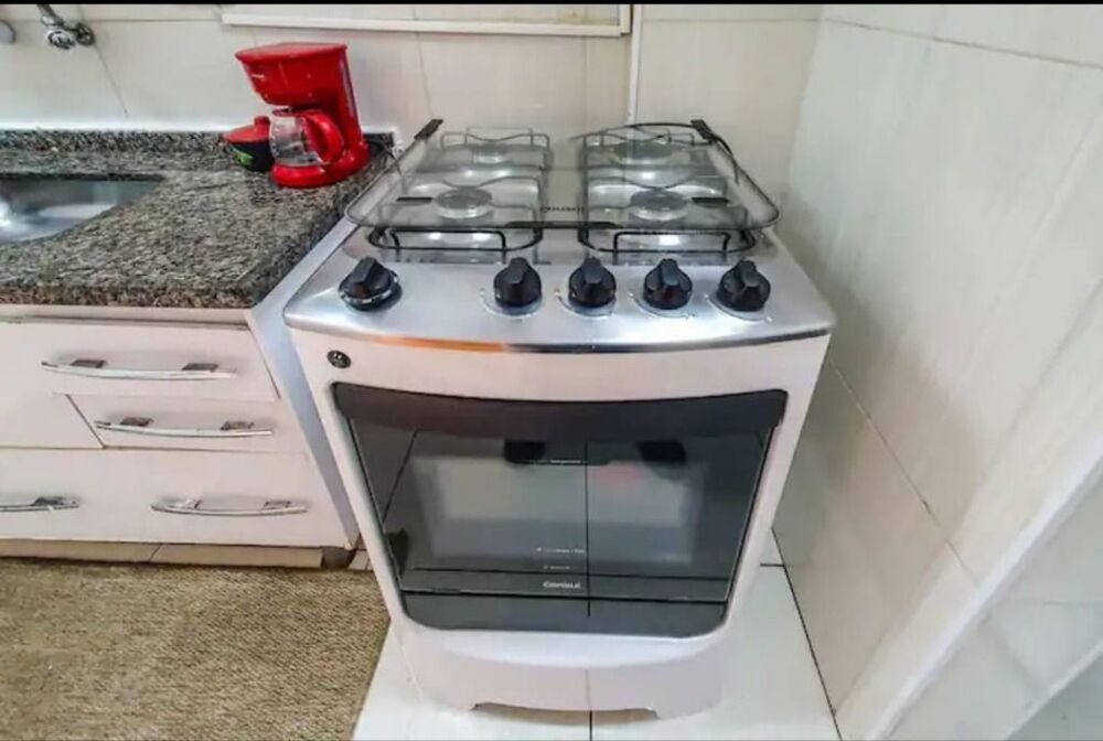 Apartamento para alugar com 1 quarto, 55m² - Foto 7