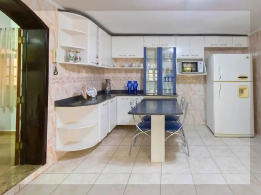 Casa, 3 quartos, 220 m² - Foto 10