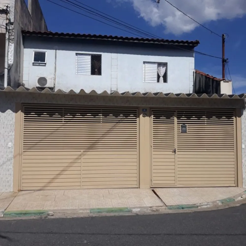 Sobrado, 4 quartos, 240 m² - Foto 1