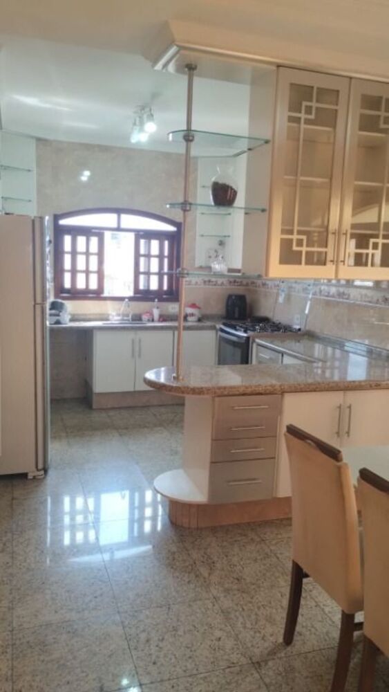 Casa, 3 quartos, 180 m² - Foto 2