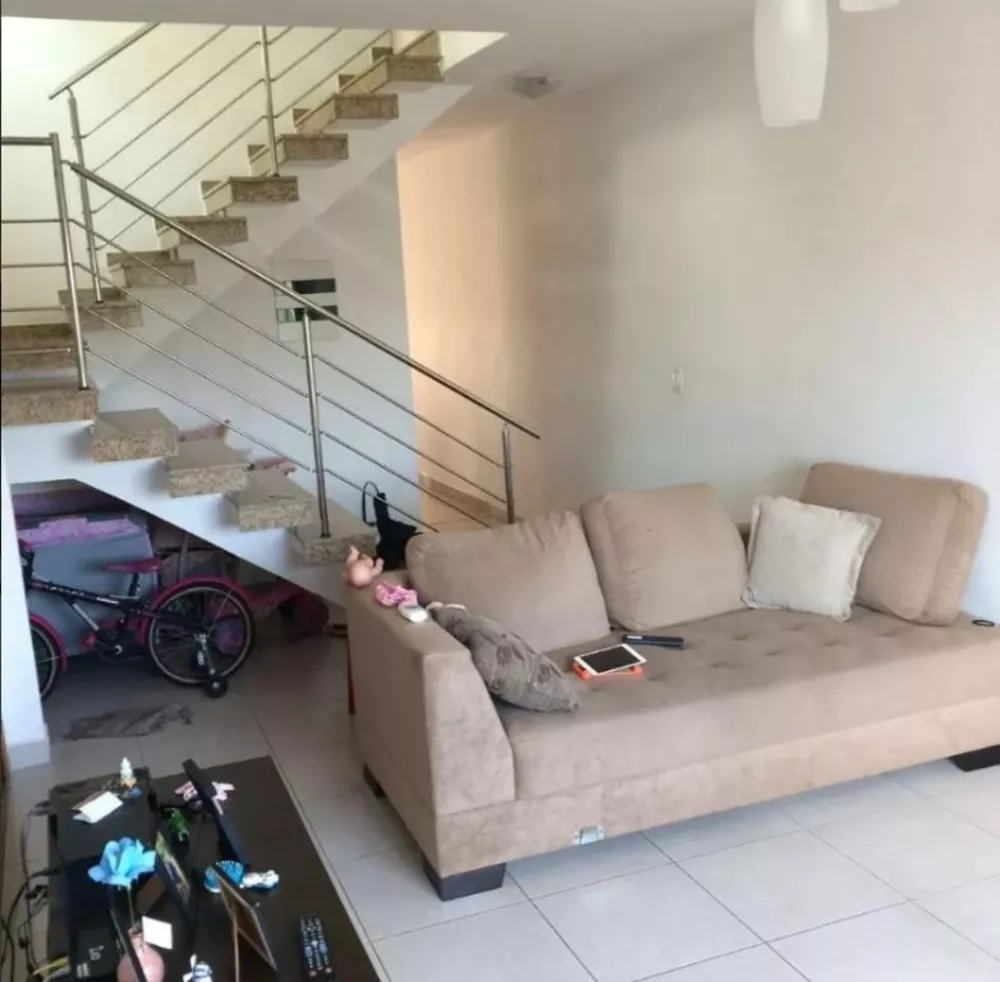 Sobrado à venda com 3 quartos, 151m² - Foto 1