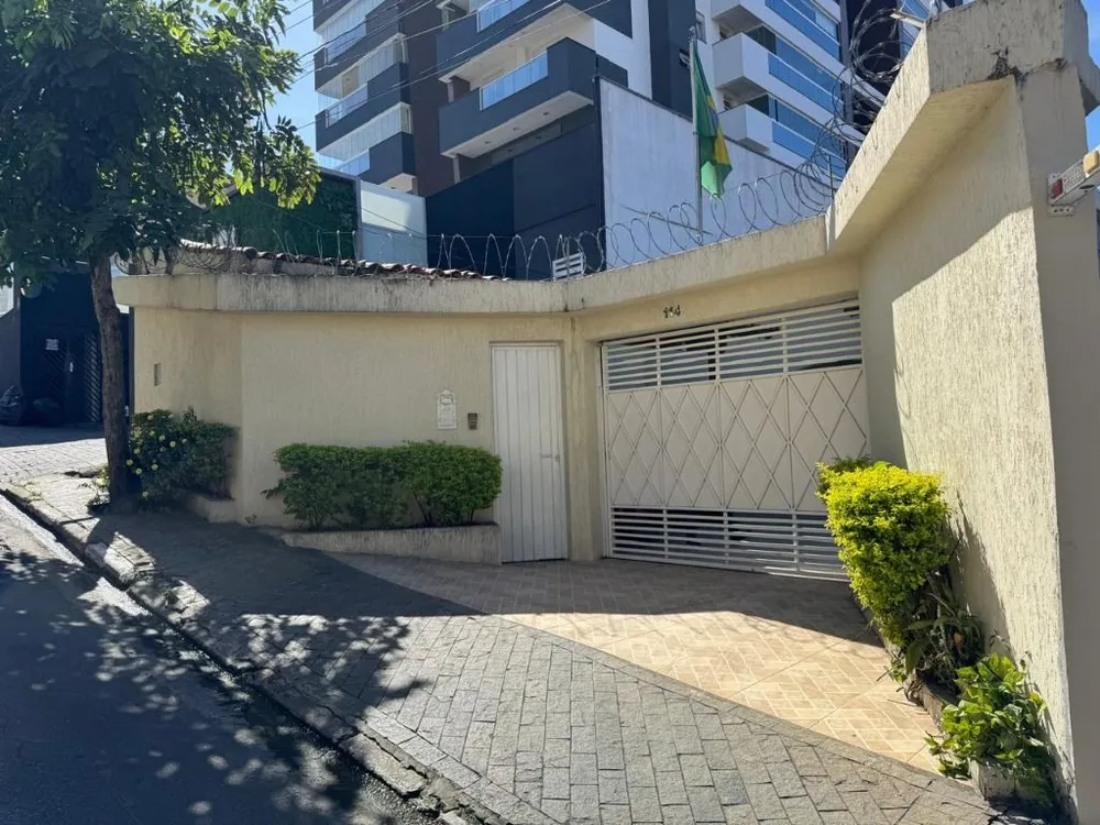 Casa, 4 quartos, 300 m² - Foto 1