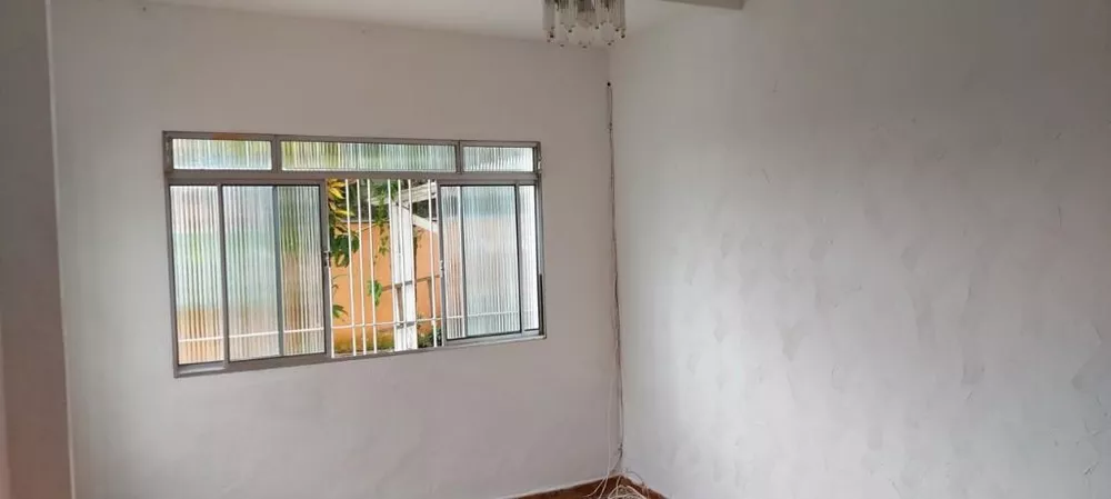 Casa à venda com 4 quartos, 170m² - Foto 14